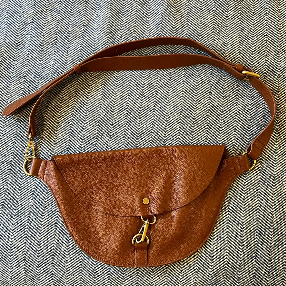 Banana Republic genuine leather belt bag/crossbody bag